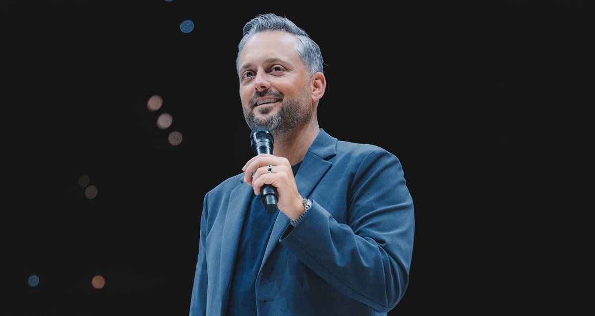 Nate Bargatze Brings Record-Breaking Comedy Tour to Credit One Stadium Sept. 26